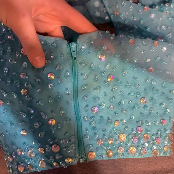 Prom dress - Picture 6 of 9